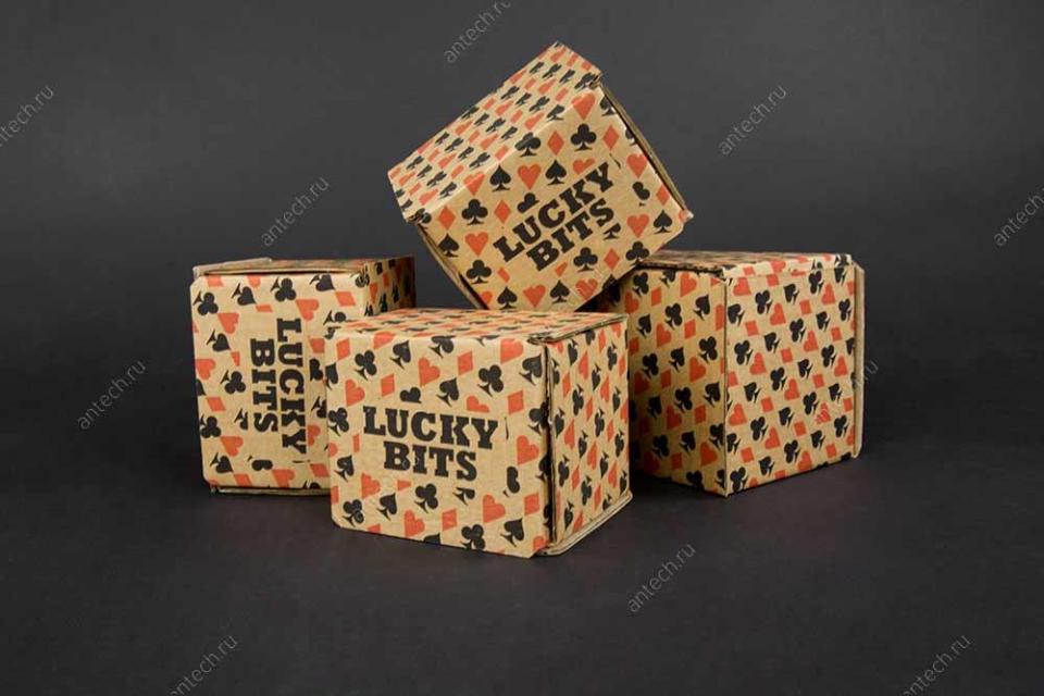 Коробки с красно-черной печатью LUCKY BITS