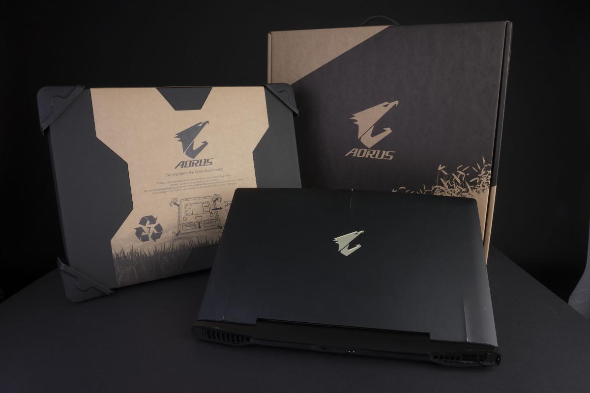 Упаковка для игрового ноутбука AORUS X7