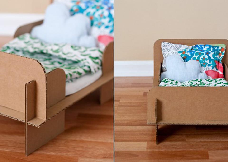 Игрушечная кроватка из гофрокартона DIY Cardboard Bed