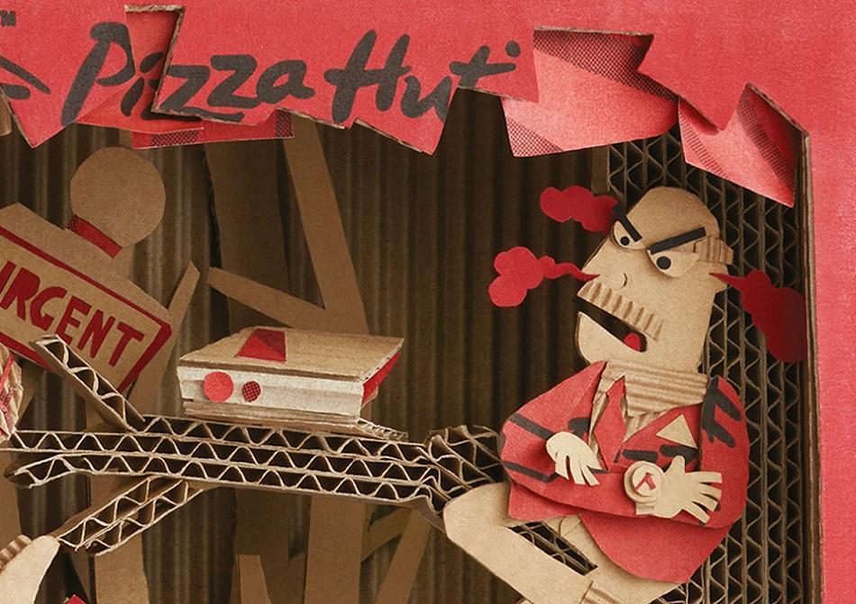 Рекламные объявления из коробок для пиццы Pizza Hut